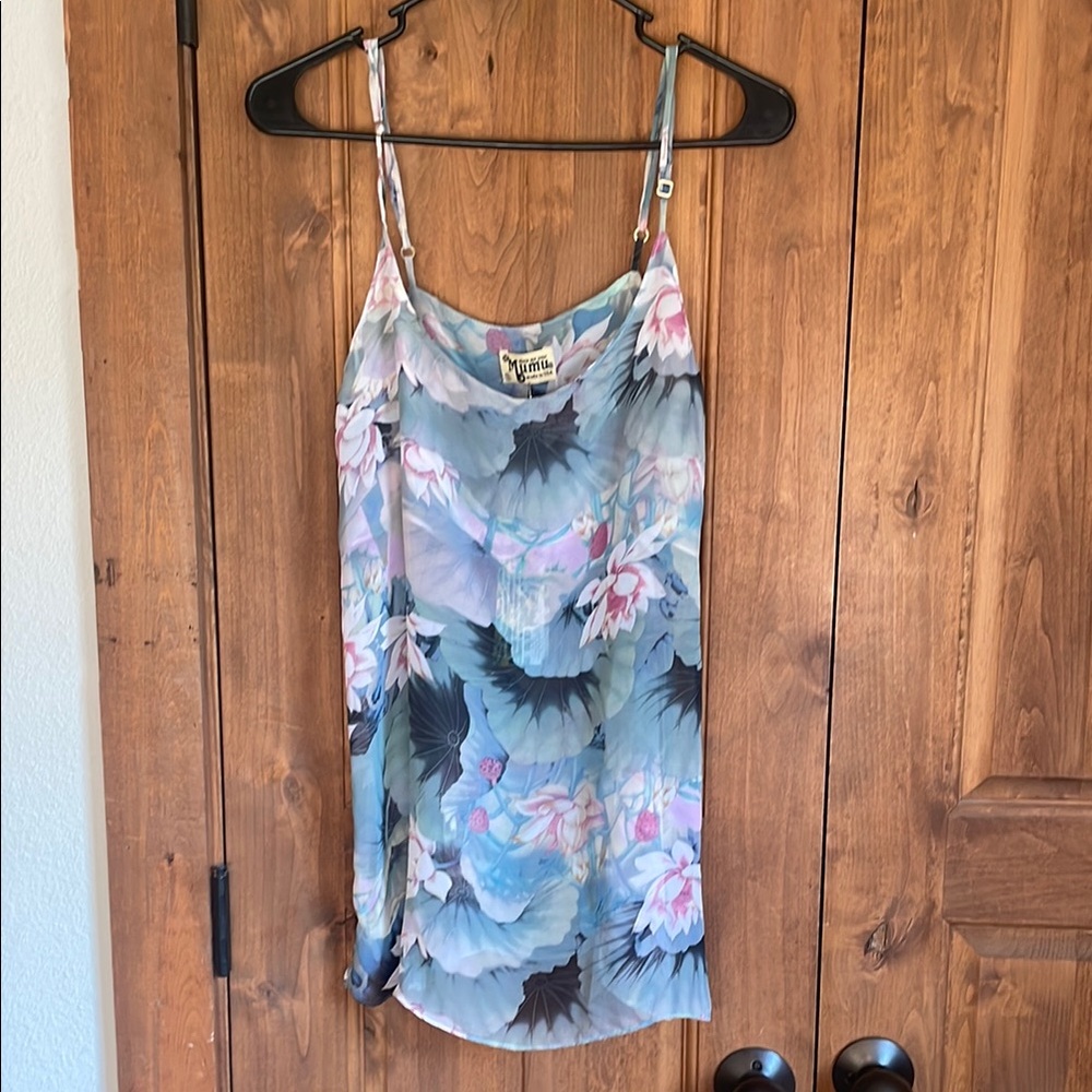NWT SMYM floral top